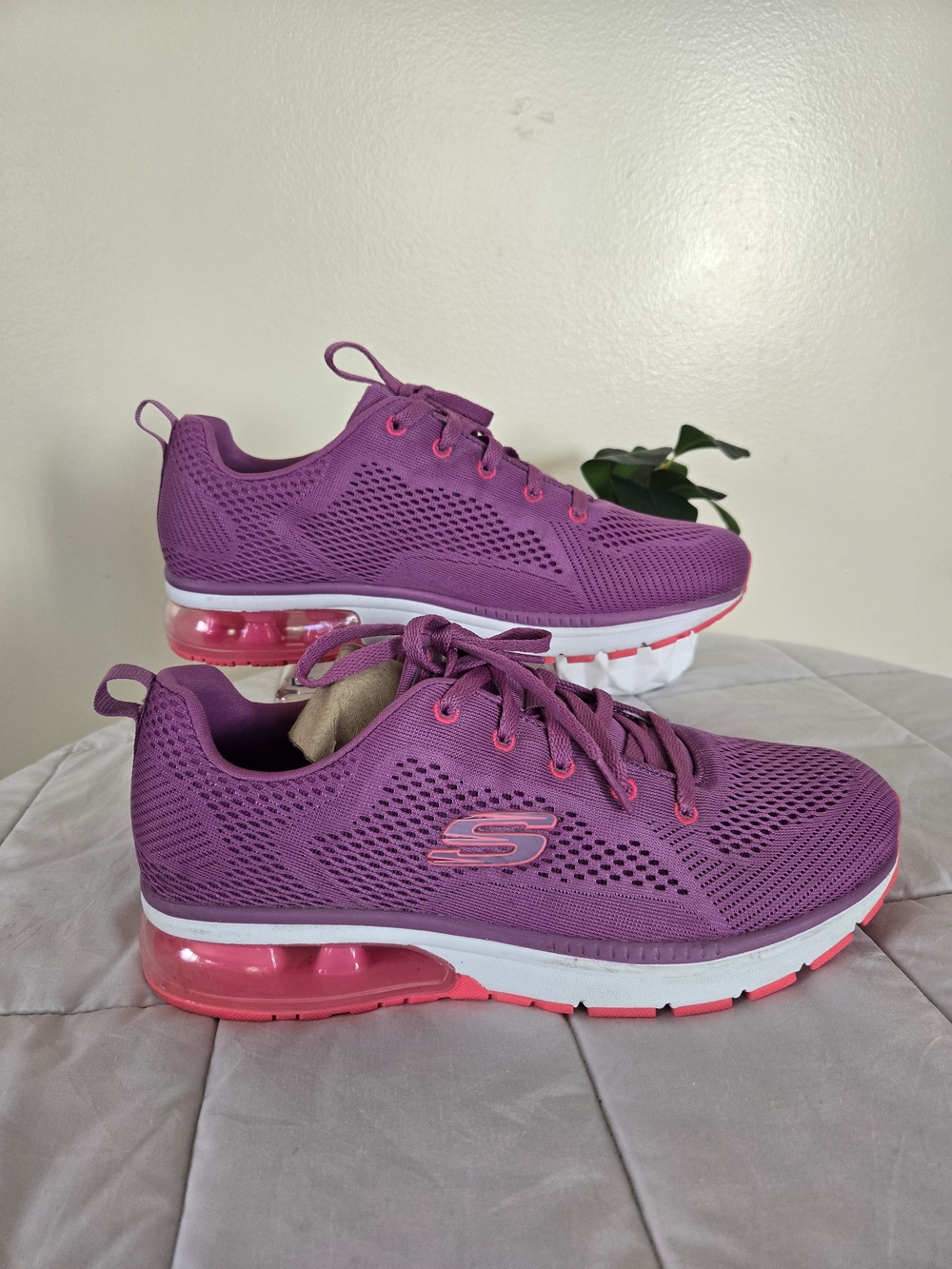Skechers Light Weight Women’s Purple Athletic Air-Cushion Sneakers Size 10 Wide